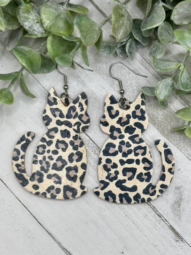 Leopard Katze Ohrringe, Kork Katzenliebhaber Geschenk, Geschenk Für Sie, Handgemachte Ohrringe von SpeckledSparrowTX