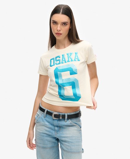 Superdry Women's Osaka 6 T-Shirt mit Verzierung im 90er-Jahre-Stil Creme - Größe: 36 von Superdry