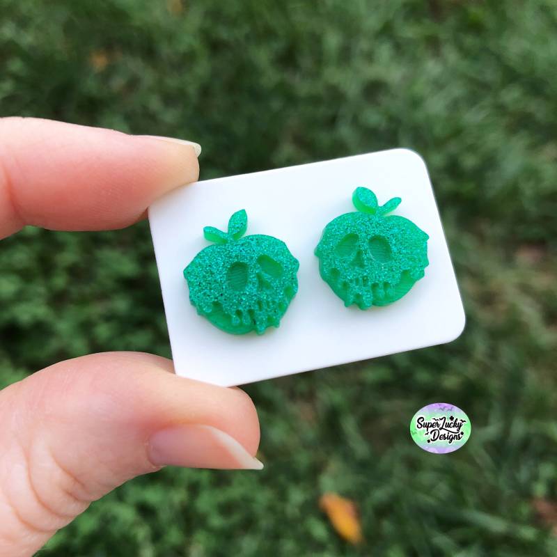 Grüne Gift Apfel Ohrstecker - Acryl von Superluckydesigns