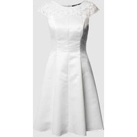 Swing Brautkleid mit floralem Besatz in Offwhite, Größe 36 Swing Brautkleid mit floralem Besatz in Offwhite, Größe 36 von Swing