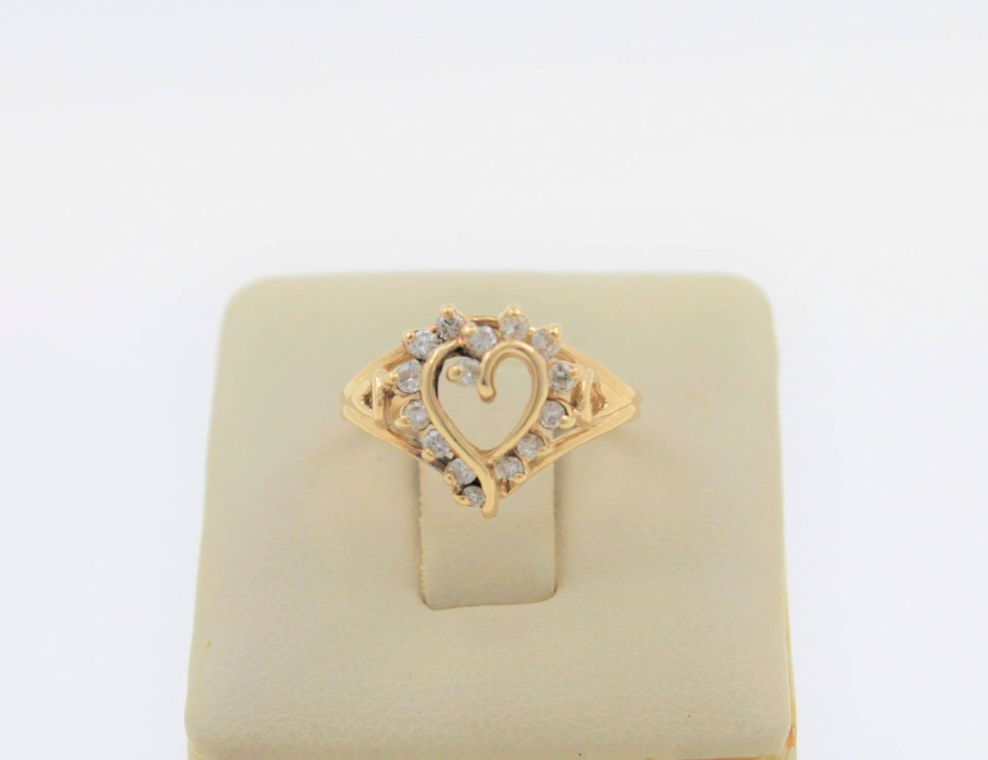 Vintage 1940Er Jahre Handarbeit Massiver 14K Gelbgold Diamant Herz Ring von TMGEMS