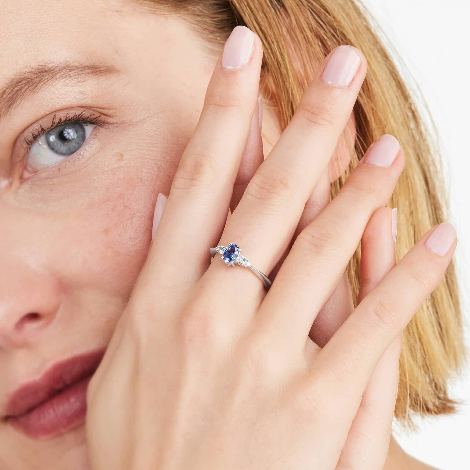 Blauer Saphir Edelstein Ring, Weißgold Frauen Ovalschliff Verlobungsring, Runder Diamant Ehering, September Geburtsstein Ring von TheNexusJewel