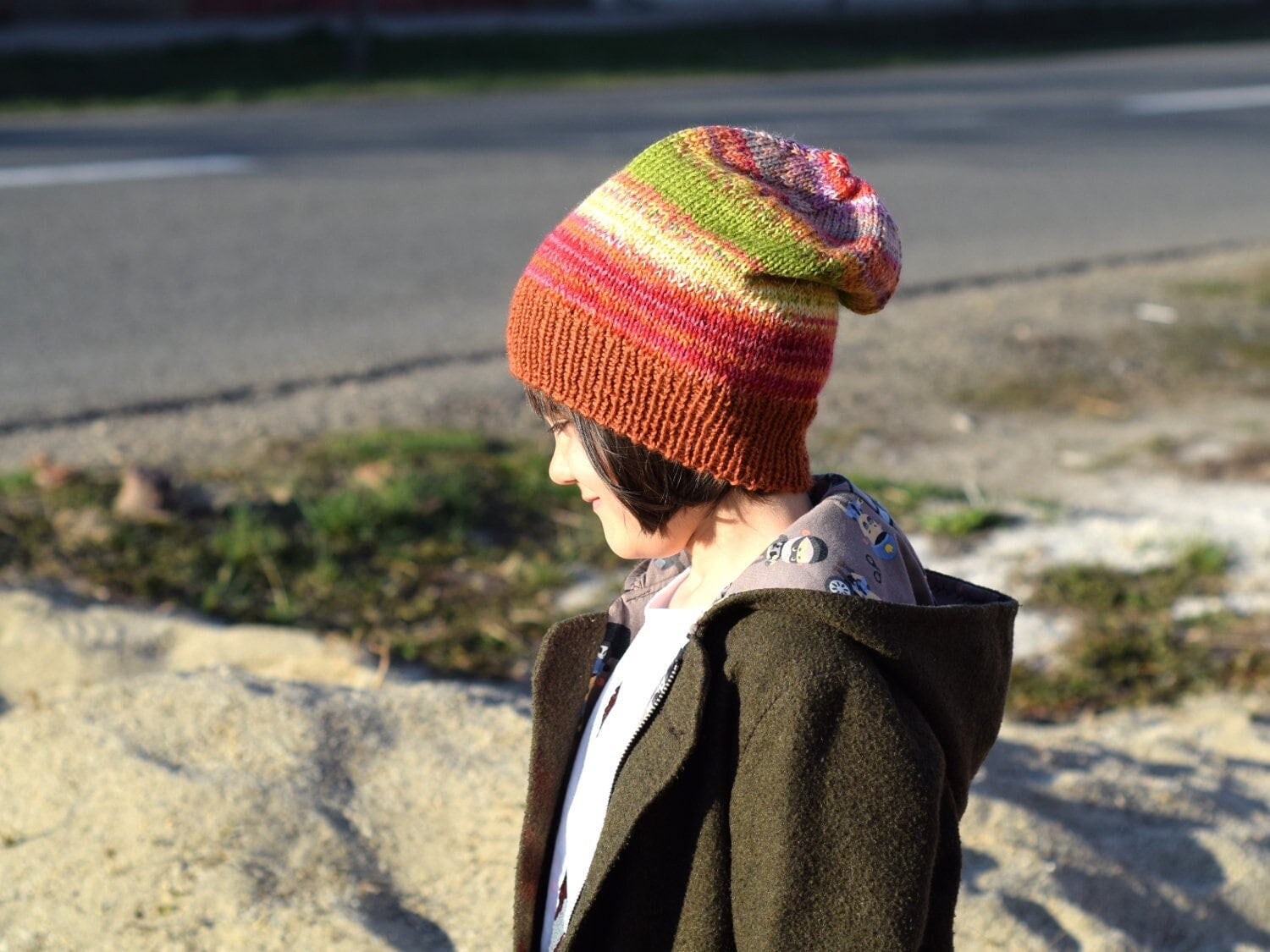 Bunter Beanie, Handgestrickte Wollmütze, Beanie Für Kinder, Teenager Oder Frauen, Weiche Wollmütze Die Schule von TinyOrchids