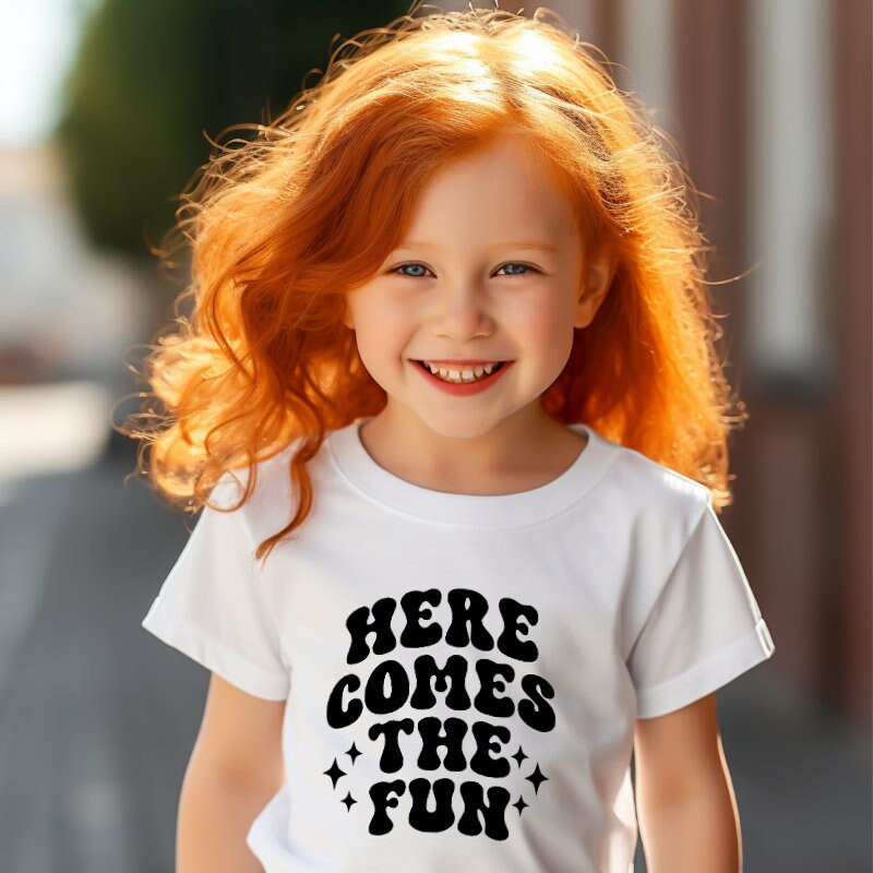 Hier Kommt Das Lustige Kinder T-Shirt | Kleinkind Mädchen Shirt Hippy Boho Strand Sommer von TinyTotsKids