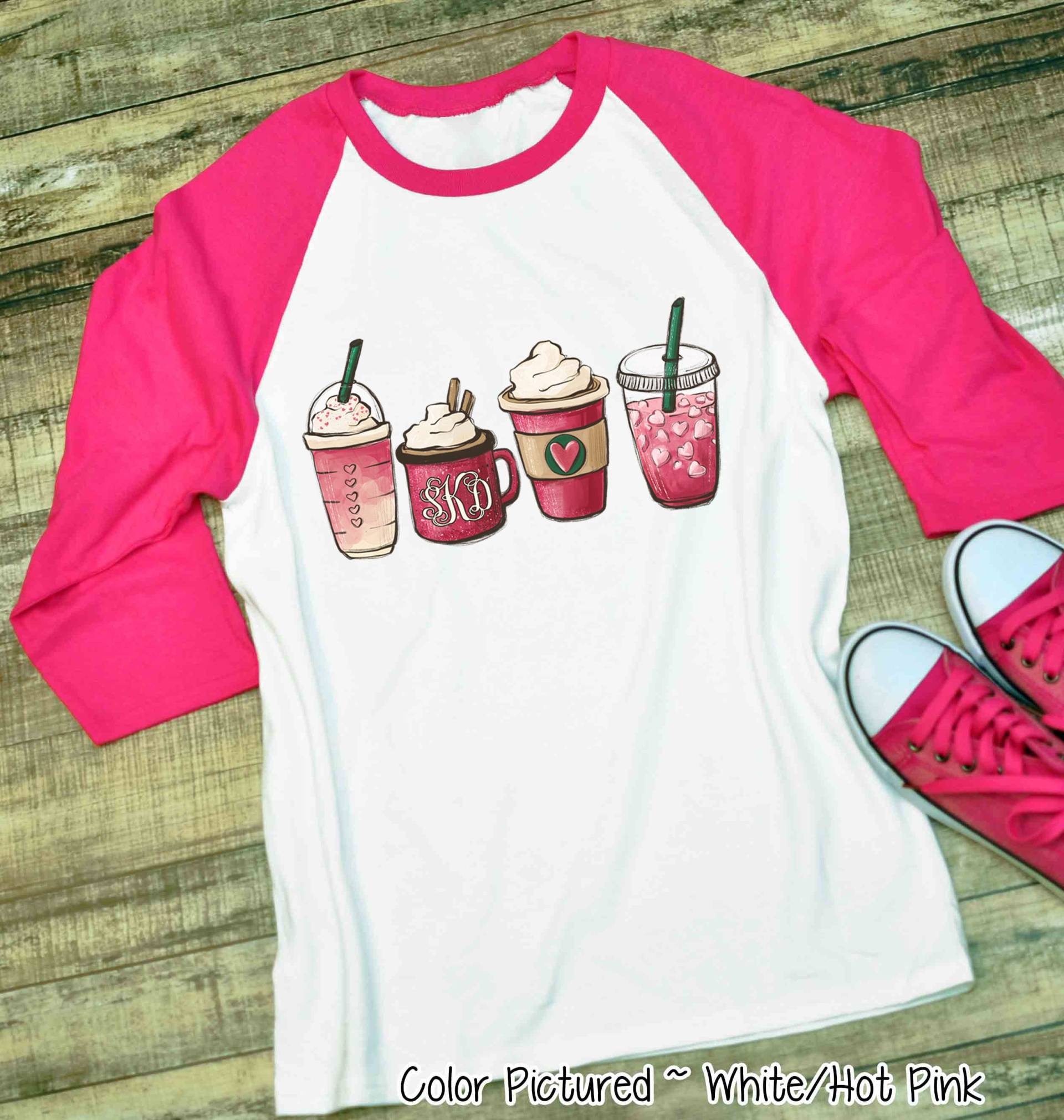 Benutzerdefinierte Monogramm Valentinstag Shirt, Kaffeeliebhaber, Liebestrank T-Shirt, Mädchen T-Shirts Für Frauen, Raglan T-Shirt von TooCuteCustomDesign