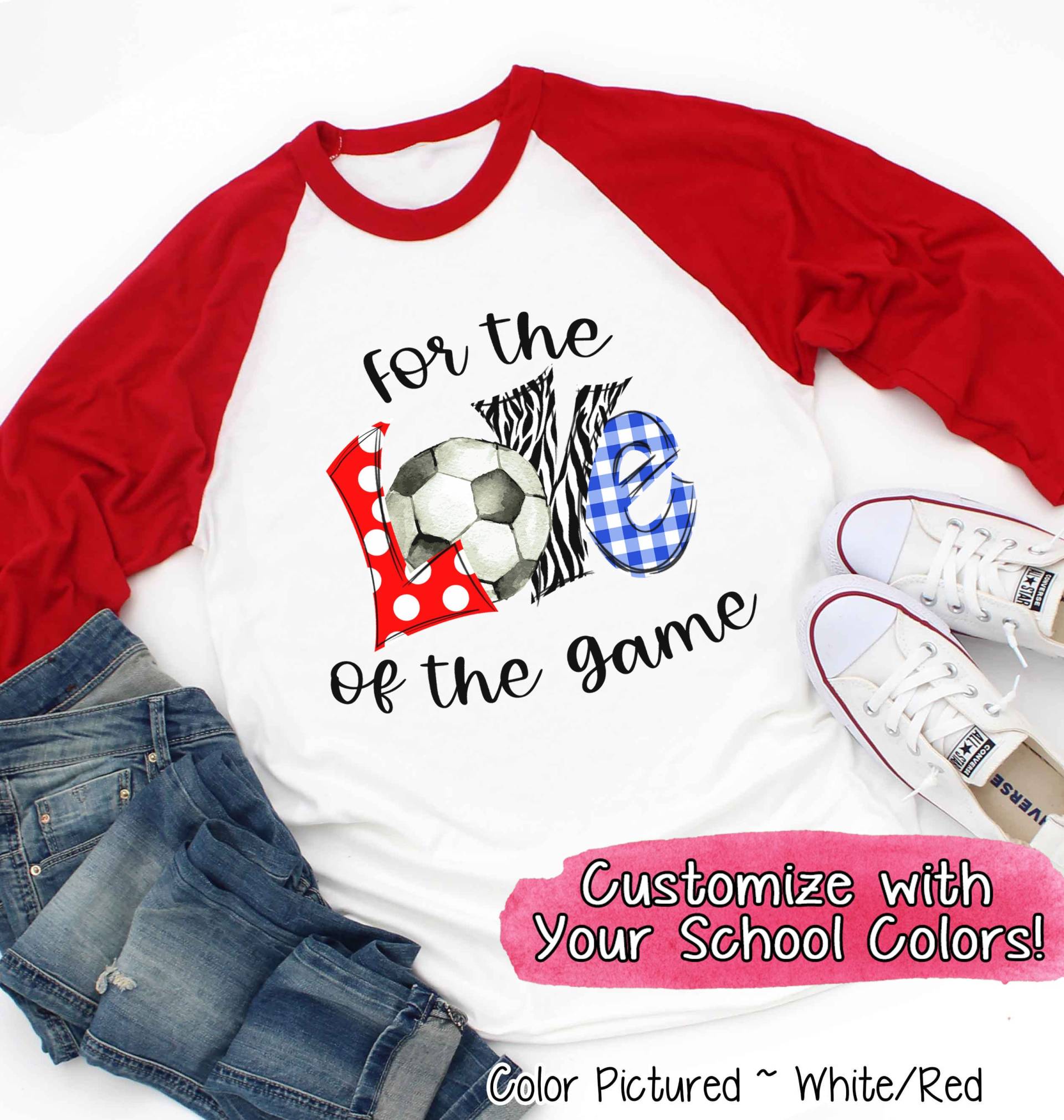 Liebe Zum Spiel Fußball-Shirt, Fußball-Mama-Shirt, Fußballtrainer Geschenk, Benutzerdefinierte Mädchen-Fußball-Shirt, Passendes Team-Shirt von TooCuteCustomDesign