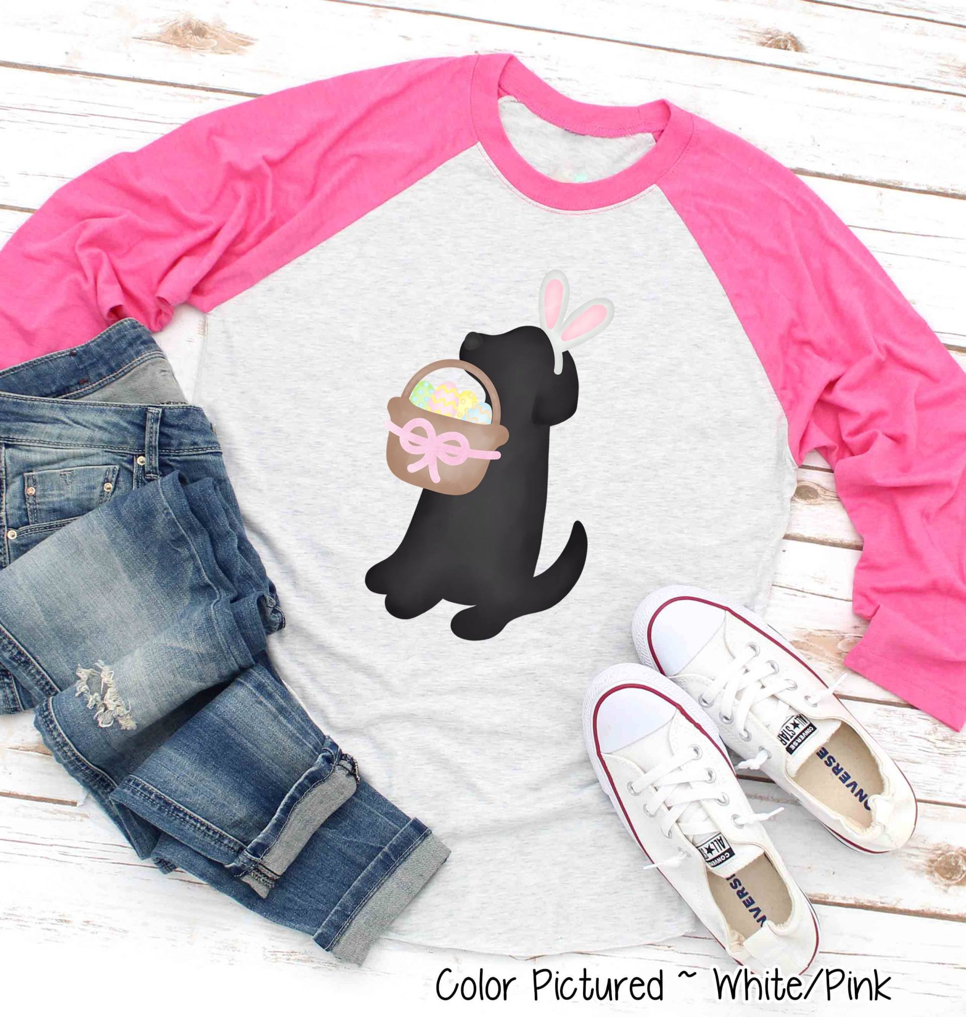 Schwarzes Labrador Mädchen Ostern Shirt, Hundeliebhaber Niedliches Shirt Für Frau, Familie Raglan von TooCuteCustomDesign