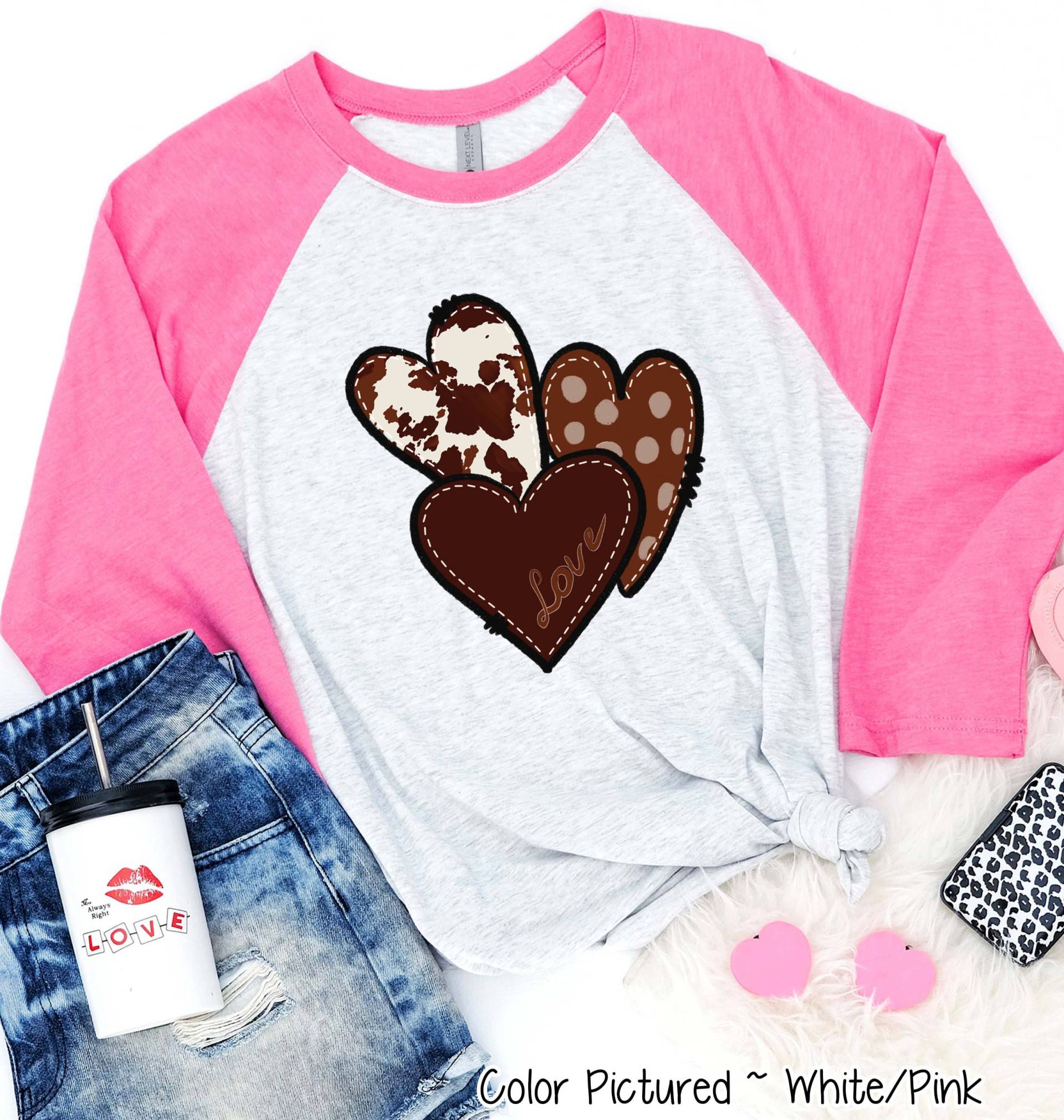 Western Valentinstag Shirt, Kuh Print Herz T-Shirt, Mädchen T-Shirts Für Frauen, Süßes Raglan T-Shirt von TooCuteCustomDesign