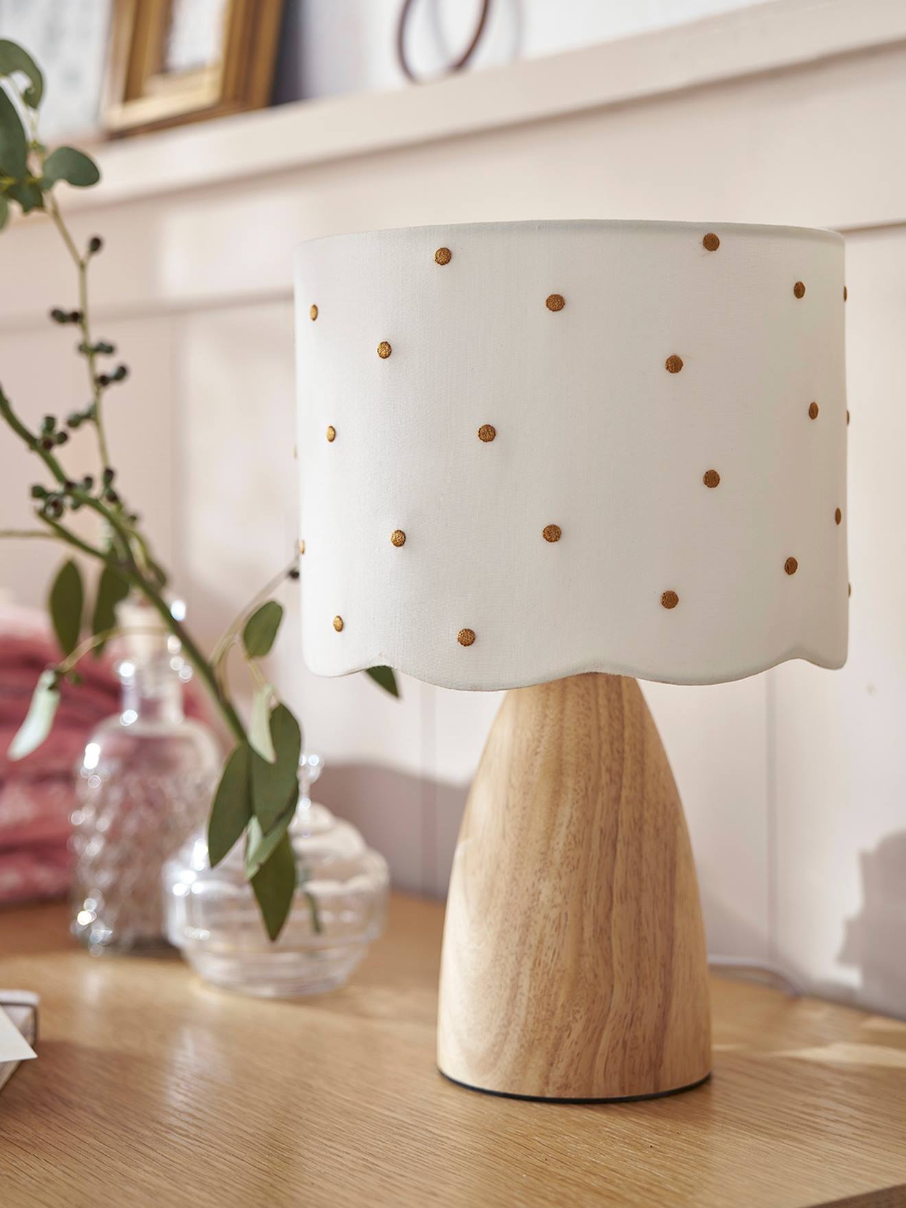 Kinderzimmer Nachttischlampe mit Stickerei Kinderzimmer Nachttischlampe mit Stickerei von Vertbaudet