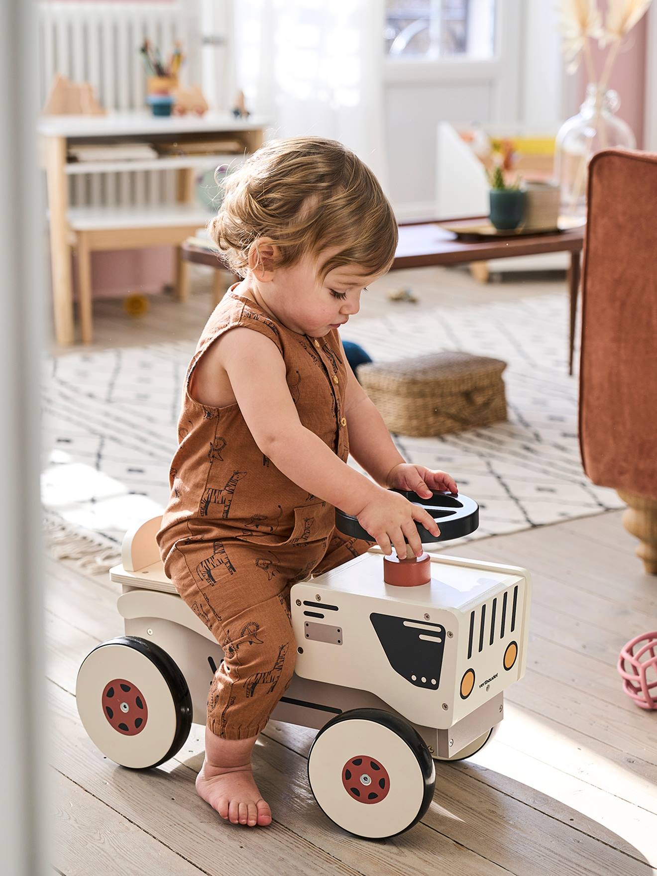 Rutschfahrzeug TRAKTOR aus Holz FSC® von Vertbaudet