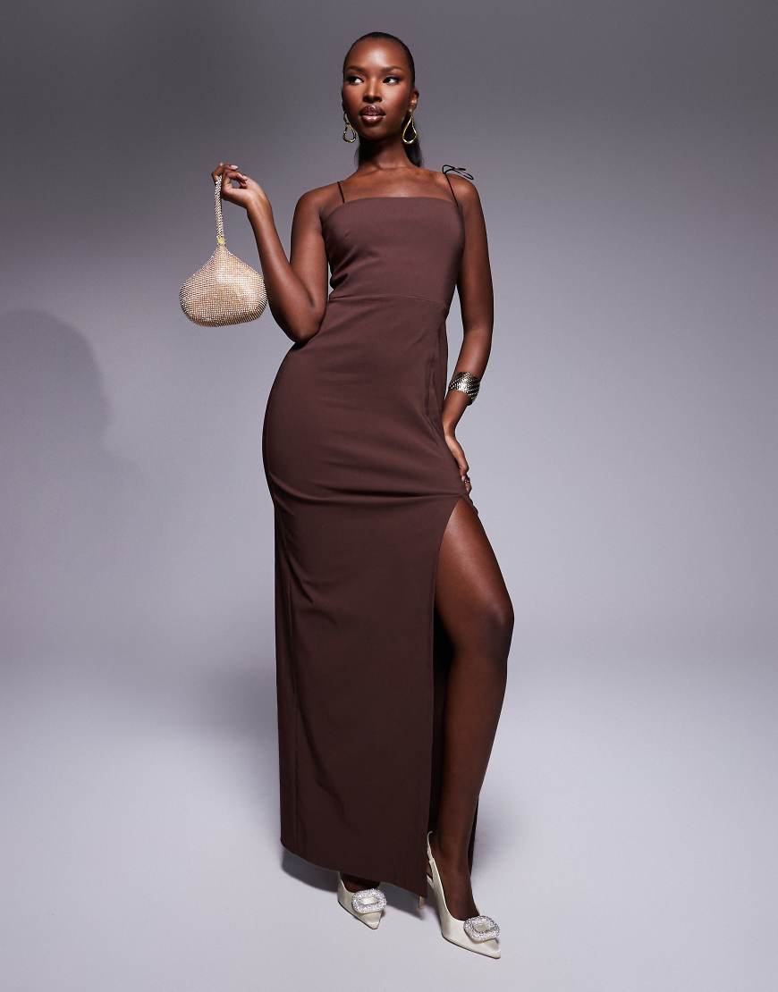 Vesper - Maxikleid in Schokobraun mit hohem Schlitz und gebundenen Riemchenträgern Vesper - Maxikleid in Schokobraun mit hohem Schlitz und gebundenen Riemchenträgern von Vesper