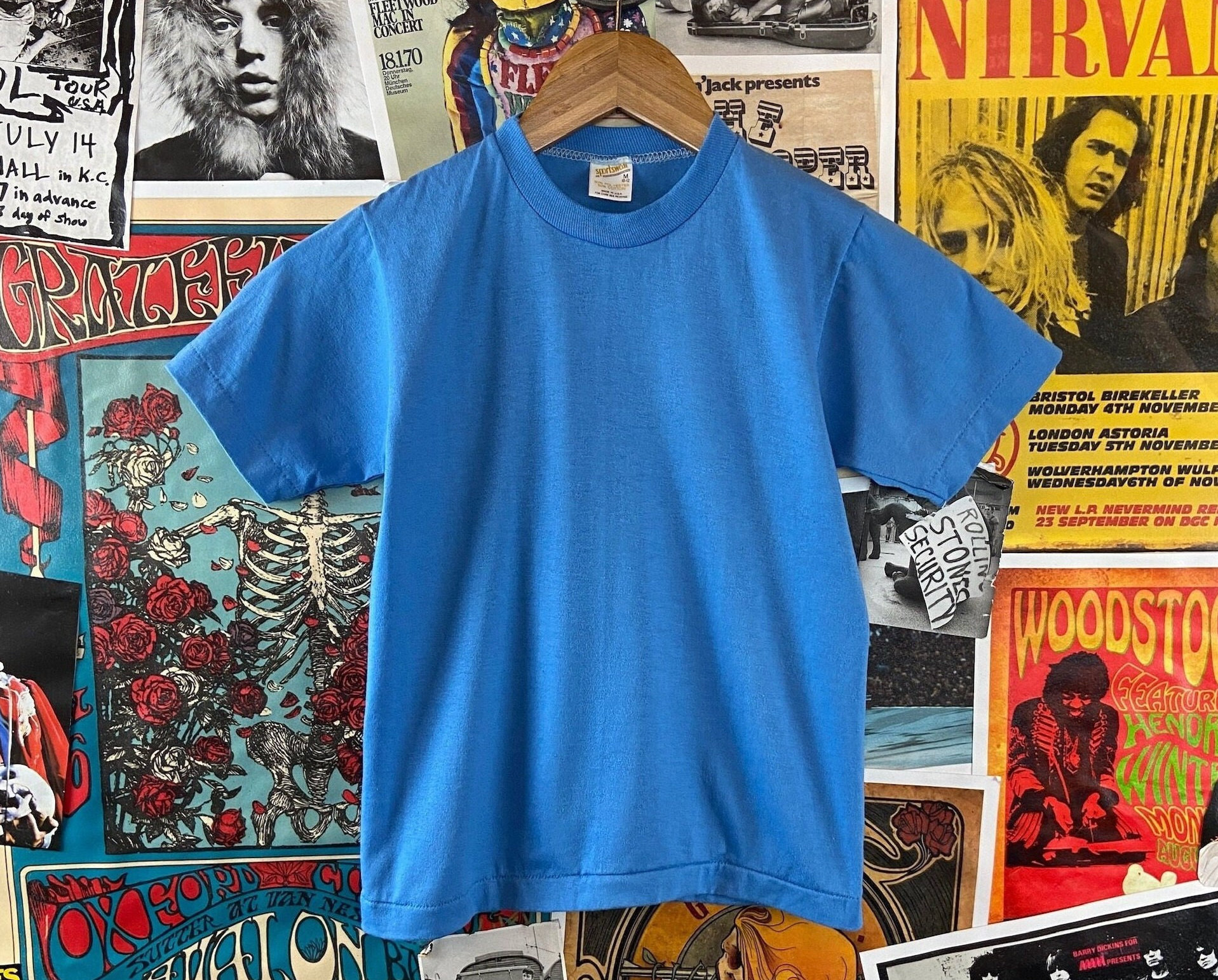 Vintage Kinder 70Er-80Er Jahre Schlicht Hellblau Single Stitch Sportswear Rundhals T-Shirt Größe 10 Alter 8-9, Retro Jungen Mädchen T-Shirt, 70Er von VettedVintageWares