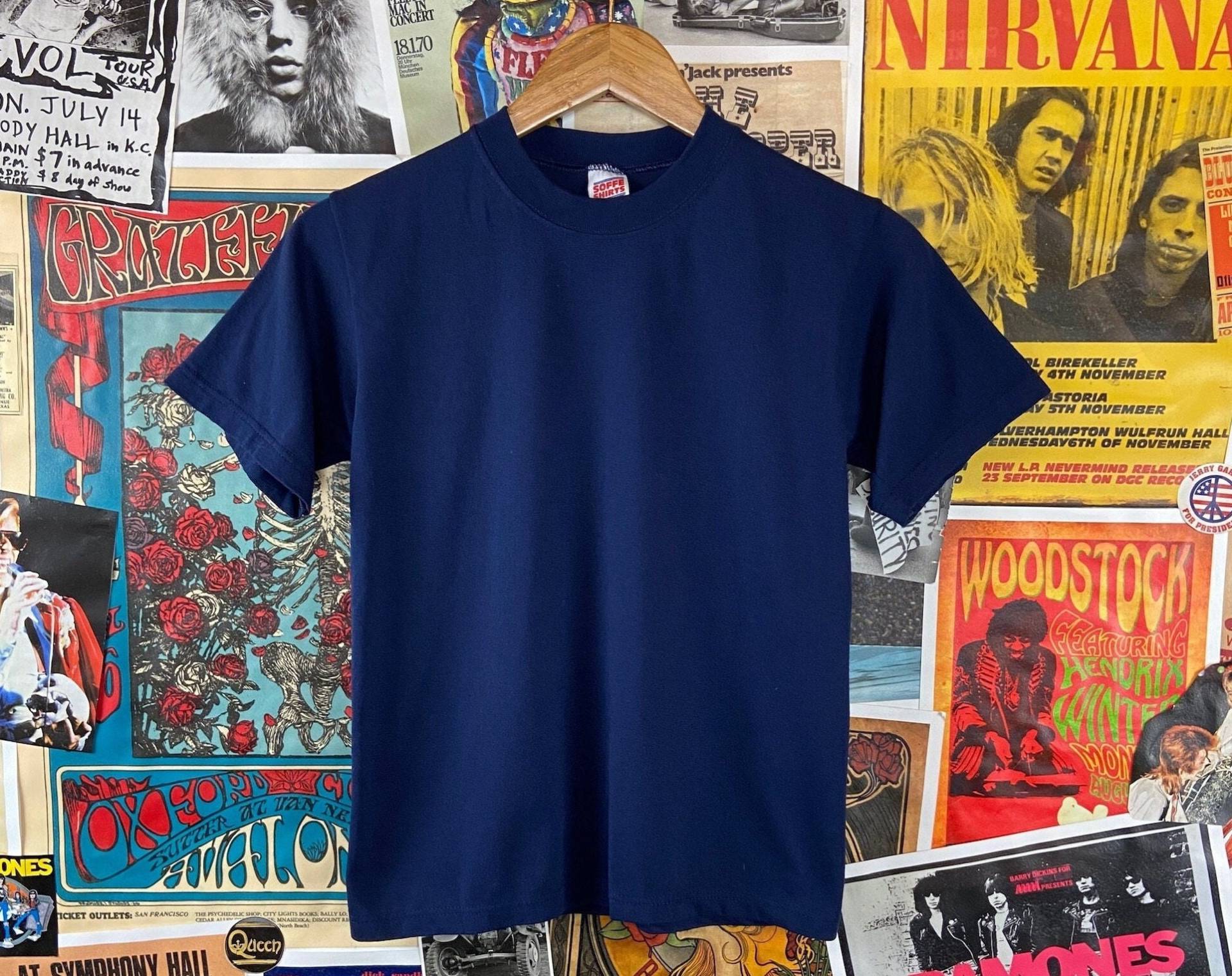 Vintage 90Er Jahre T-Shirt, Marineblau, Soffe Shirts, Kurzarm, Rundhalsausschnitt Größe 16 Alter 11-12, Jungen Mädchen Kid 11/12 von VettedVintageWares