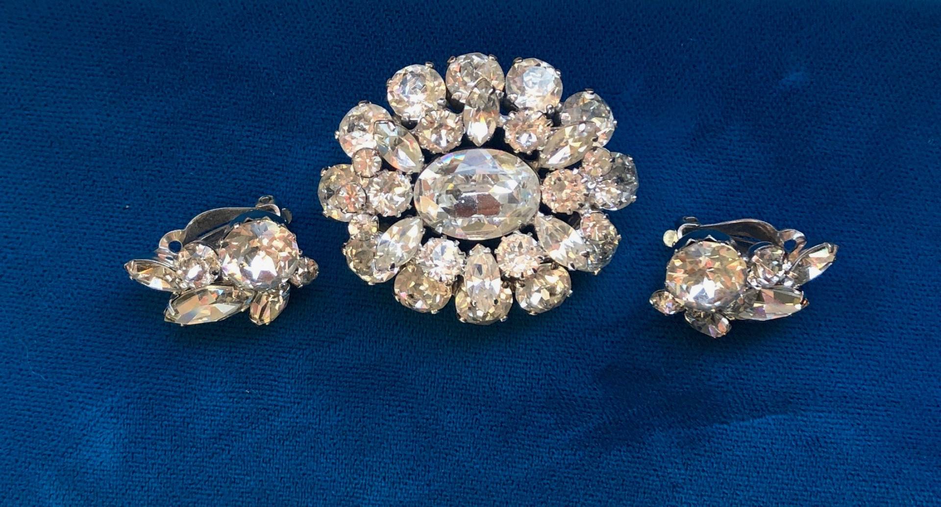 Vintage Sherman Crystal Brilliants Oval Brosche Und Ohrringe von VintagePrairieGems