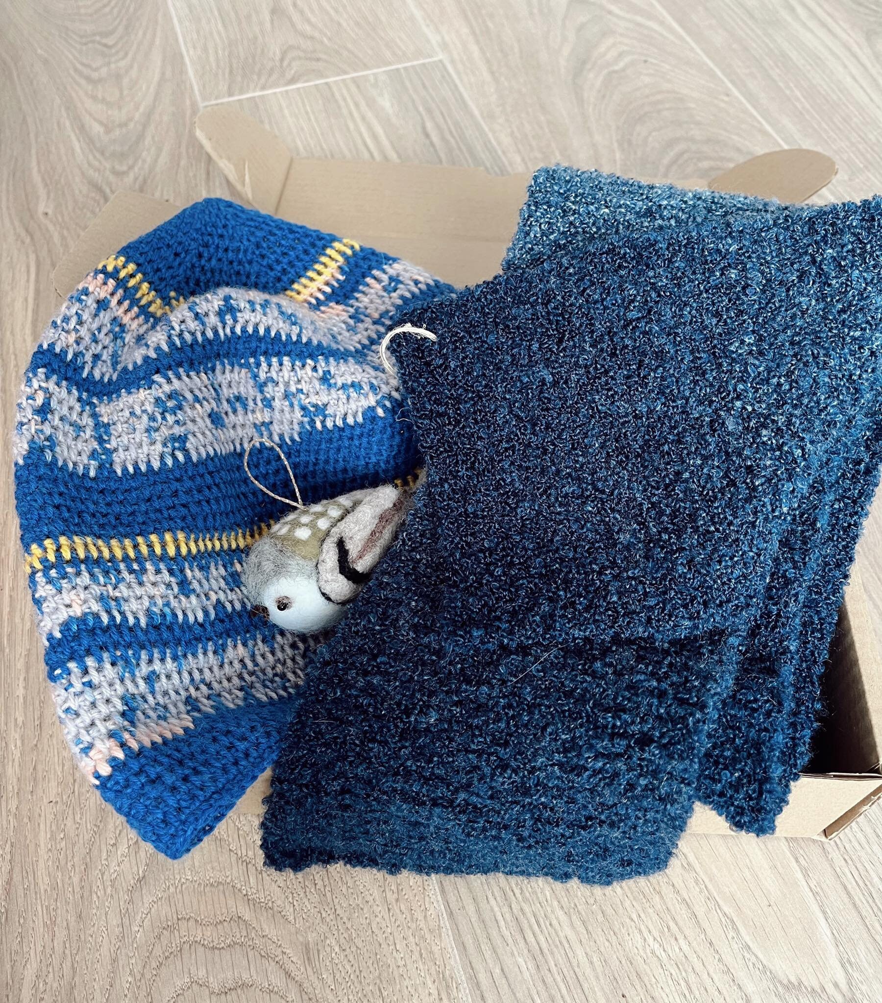 Blaues Set - Schal Und Mütze | Hand Gestrickte Handgemachte Warmer Damen von WhereKnitsHappen