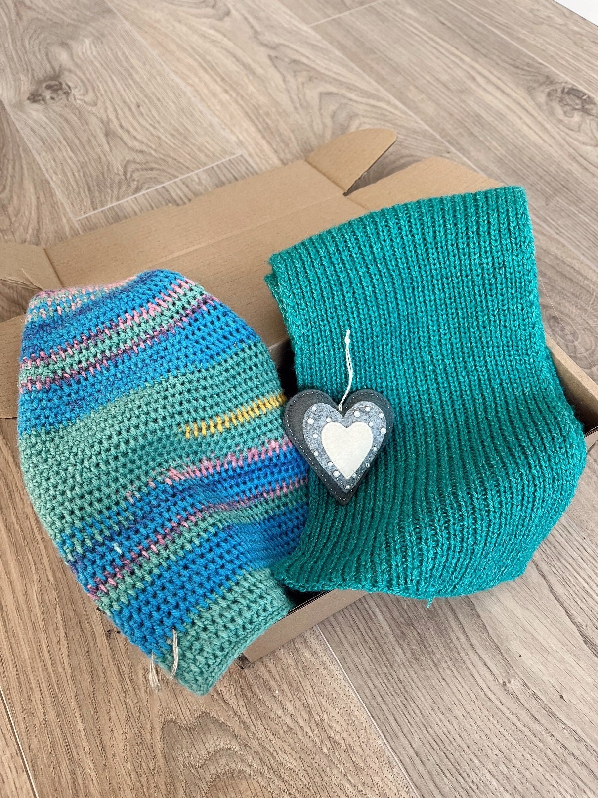 Grünes Set - Schal Und Mütze | Hand Gestrickte Handgemachte Warmer Damen von WhereKnitsHappen