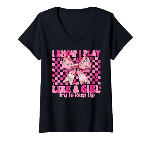 Damen Badminton Girl Mom Coquette Bow Ich weiß, ich spiele wie ein Mädchen T-Shirt mit V-Ausschnitt Damen Badminton Girl Mom Coquette Bow Ich weiß, ich spiele wie ein Mädchen T-Shirt mit V-Ausschnitt von Womens Pink Coquette Bow Badminton Player Gifts