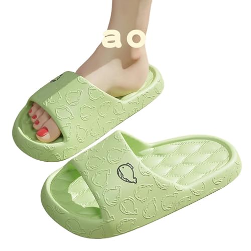 YLXCKGS Flip-Flops Dicke Sohle Sommer Dias Herren Bad Anti-Rutsch Slipper Große Größe 49 Weiche Sandalen Frauen Flip-Flops Cartoon Bär Schuh-B-Grün-275 Fit Fuß 265-270 von YLXCKGS