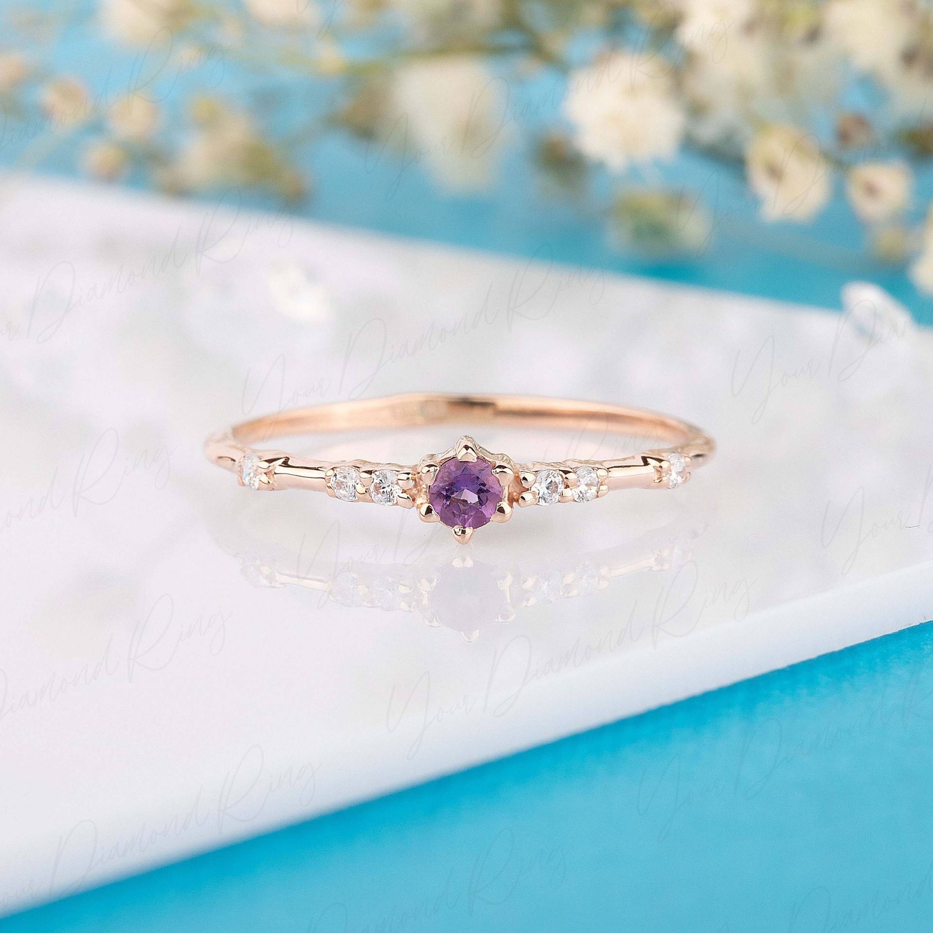 Minimalist Amethyst & Diamant Verlobungsring, Damen Violetter Verlobungsring Roségold, Zierlicher Kleiner Und Ehering von YourDiamondRing