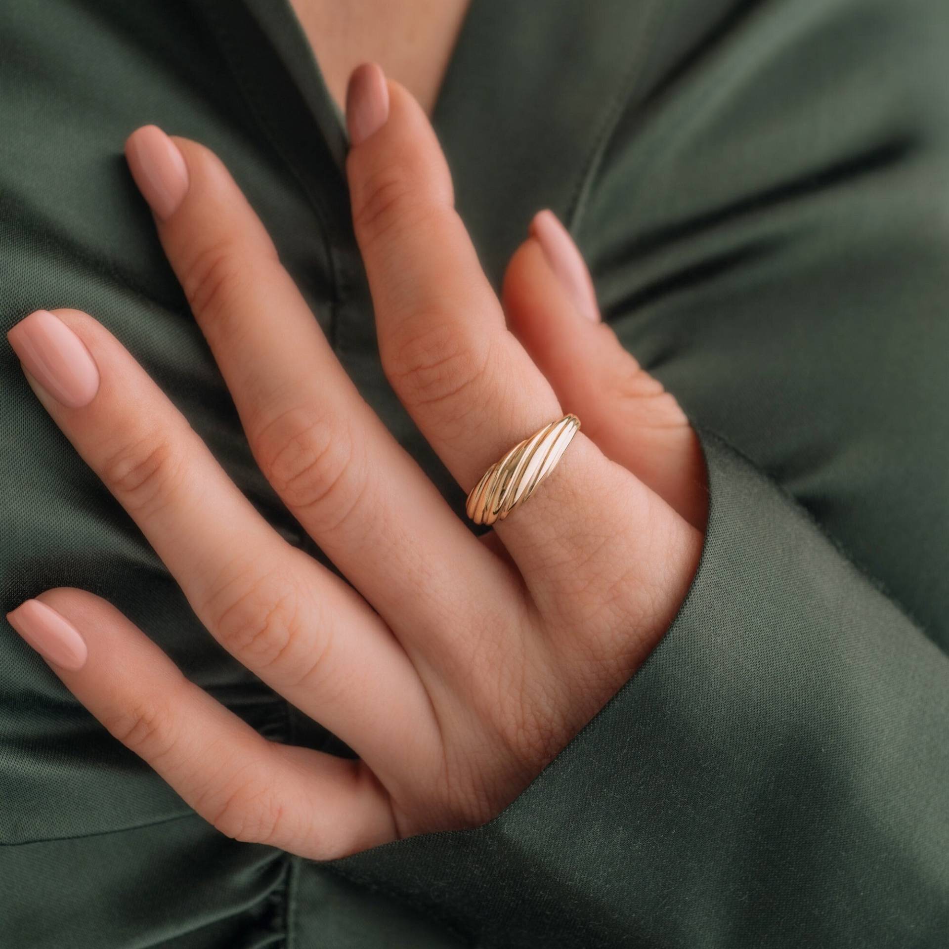 14K Solid Gold Twist Dome Ring | Croissant Gedrehter Statement Geschenk Für Freundin von ArvaJewels