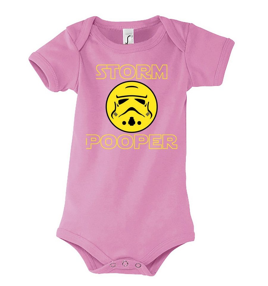 Youth Designz Kurzarmbody Storm Pooper Trooper Baby Body Kurzarm Strampler mit lustigem Spruch & Logo Print von Youth Designz