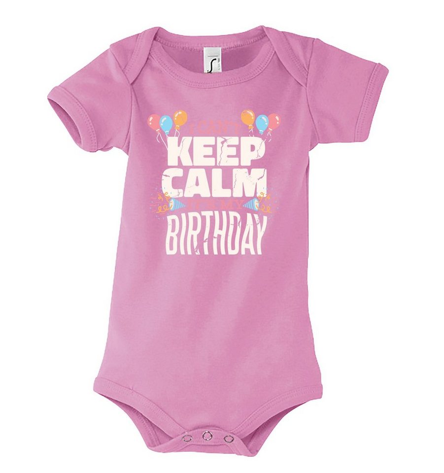 Youth Designz Strampler "Keep Calm, It´s My Birthday" Baby Body Kurzarm Strampler mit lustigem Frontprint von Youth Designz