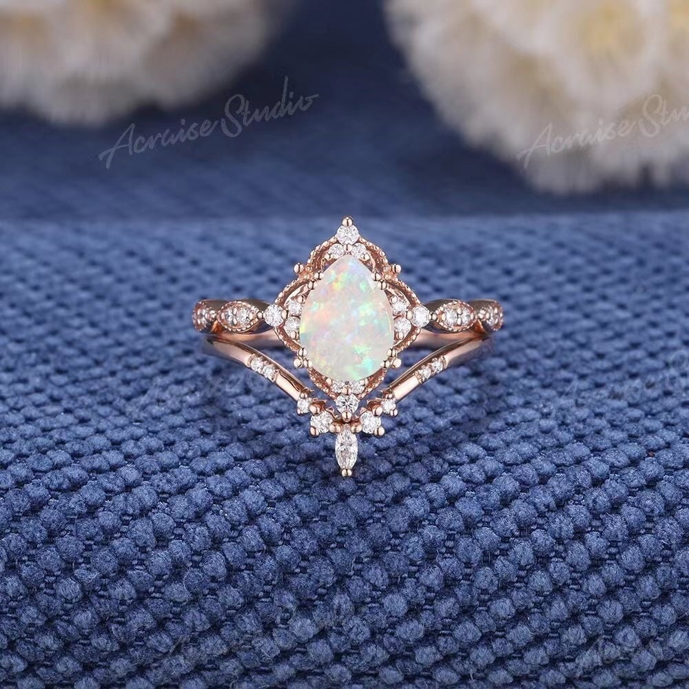 Vintage Weißer Opal Verlobungsring Set Rose Gold Natürliche Kumpel Braut Eheringe Frau Diamant Cluster Ring Milgrain 2 Stück Geschenk von acraisejewelry