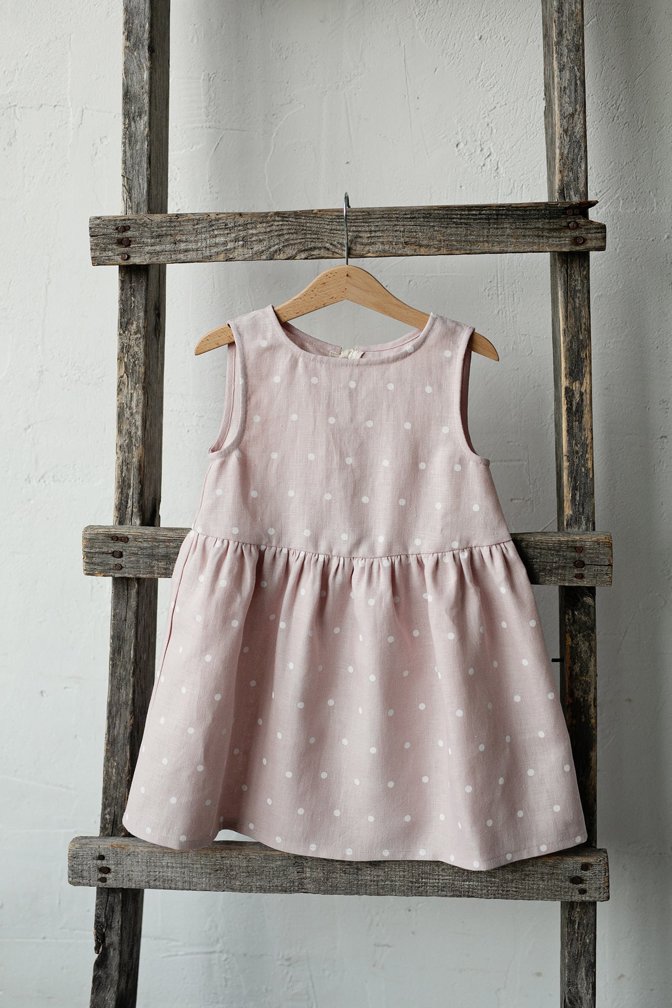 Rosa Polka Dot Festliches Kittelkleid, Leinen Ärmelloses Kleid, Sommerkleid Für Mädchen, Blumenmädchenkleid, Mädchen Leinenkleid von allthebeautifullinen