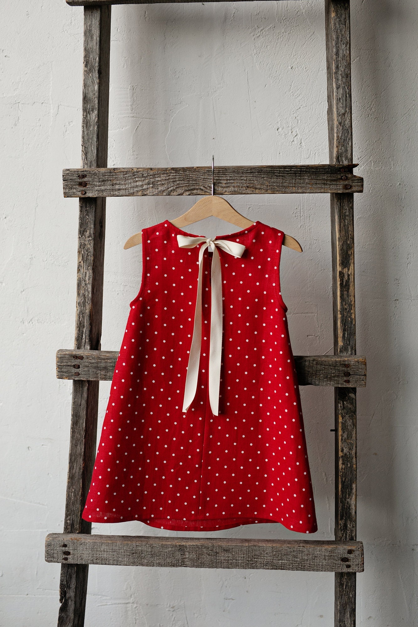 Rotes Polka Dot Festliches Ärmelloses Kleid, Leinen Sommerkleid Für Mädchen, Blumenmädchenkleid, Mädchen Leinenkleid von allthebeautifullinen