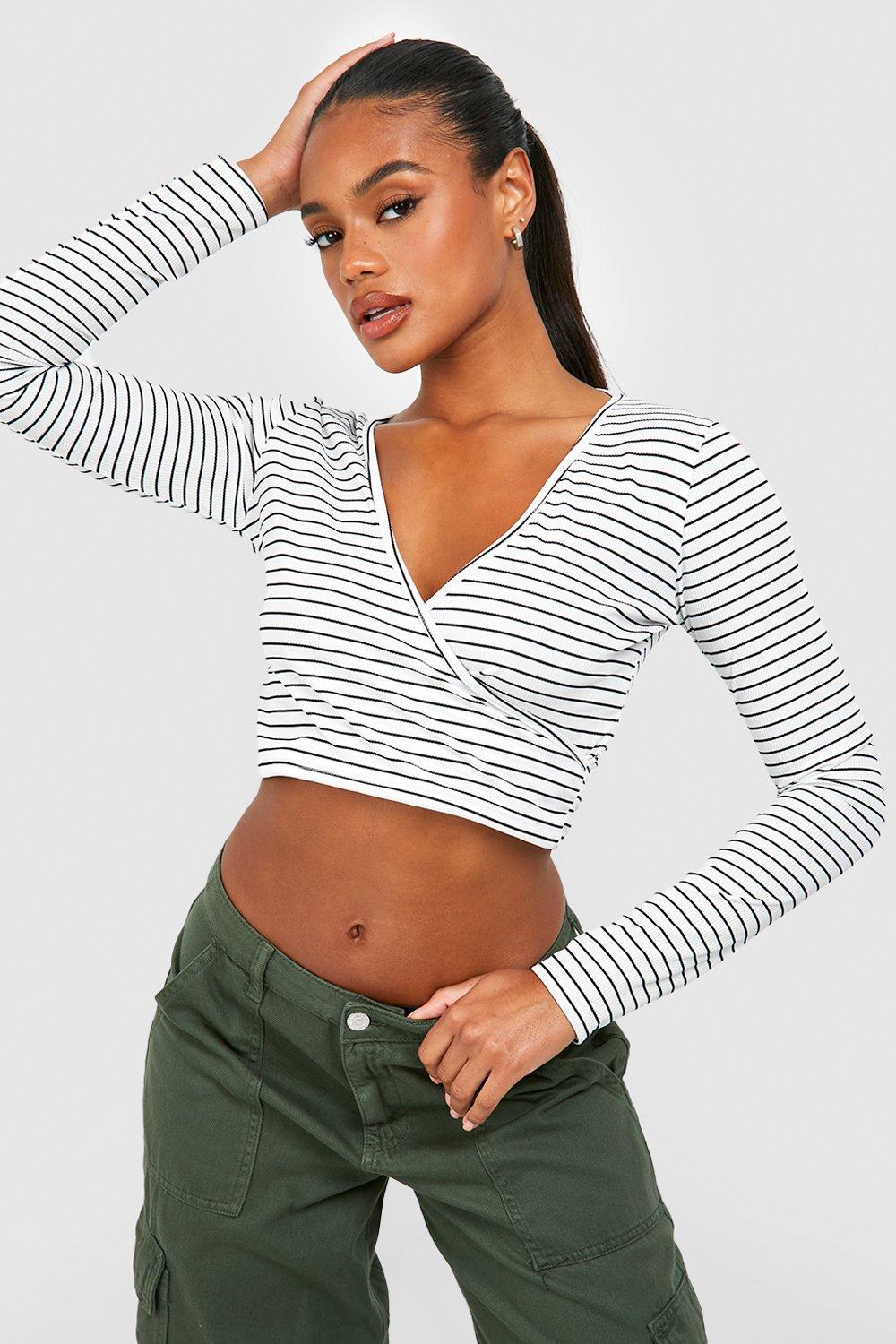 Gestreiftes Gestricktes Wickel Crop Top - White - 38, White von boohoo