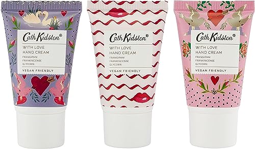 Cath Kidston With Love Handcremes Trio Geschenkset | angereichert mit Sheabutter | tierversuchsfrei & vegan freundlich | reisefreundliche Größen | 3 x 30 ml von Cath Kidston