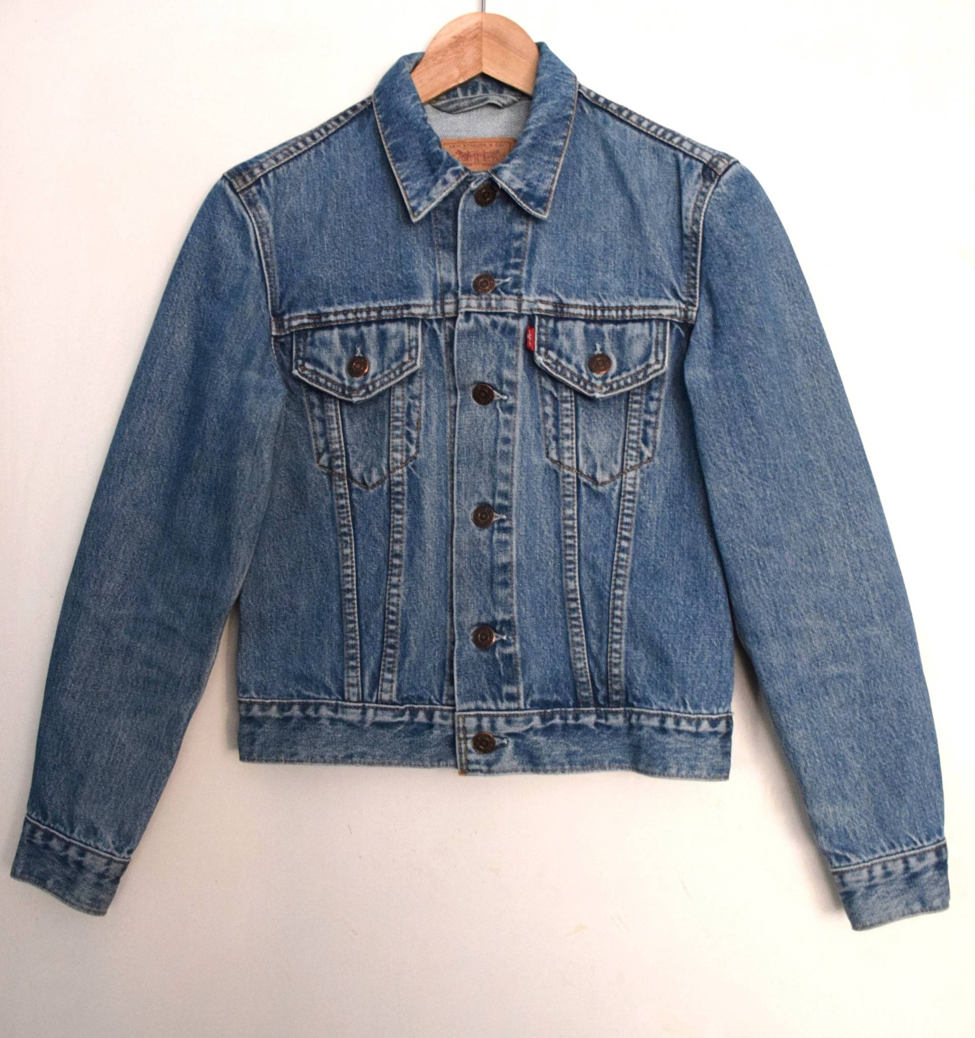 Vintage 90Er Levi Es Mittelblaue Jeansjacke, Girls Levis Jacke, Trucker Medium Wash Youth Jean Jacke von luckoutvintage