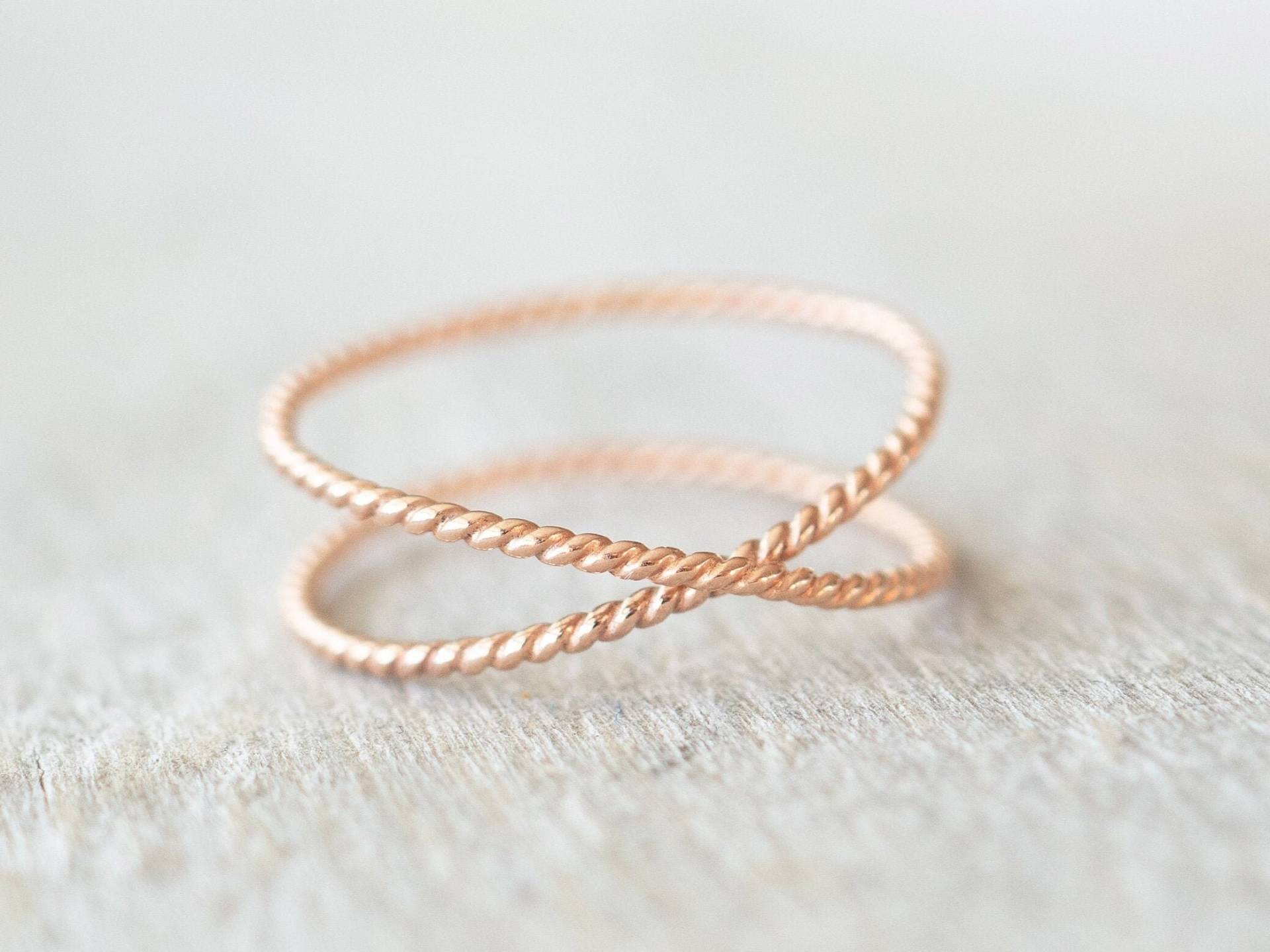 Super Dünner Rose Gold Twist X Ring, Criss Cross Doppelring, Filled 14K Ringe Für Frauen von minimalaccents