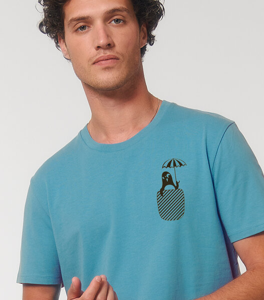 päfjes Pinguin Paul in Brusttasche mit Schirm - Fair Wear Männer Bio T-Shirt von päfjes