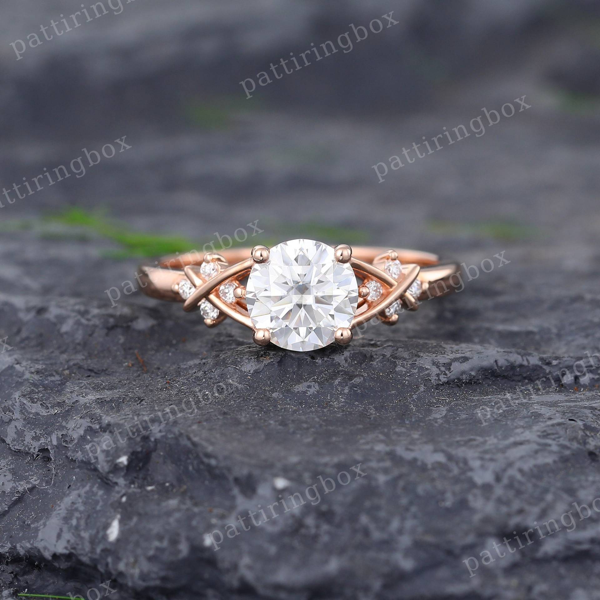 Moissanite Verlobungsring Rose Gold Ring Einzigartige Vintage Frauen Rundschliff Diamant Cluster Braut Hochzeit Versprechen von pattiringbox