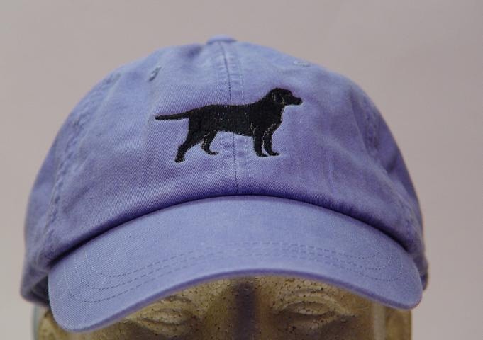 Schwarze Labrador Retriever-Hundemütze - Eine Bestickte Mütze Für Männer Und Frauen Preis Stickerei-Kleidung 24 Schwarze Labrador-Geschenkmützen von priceapparel