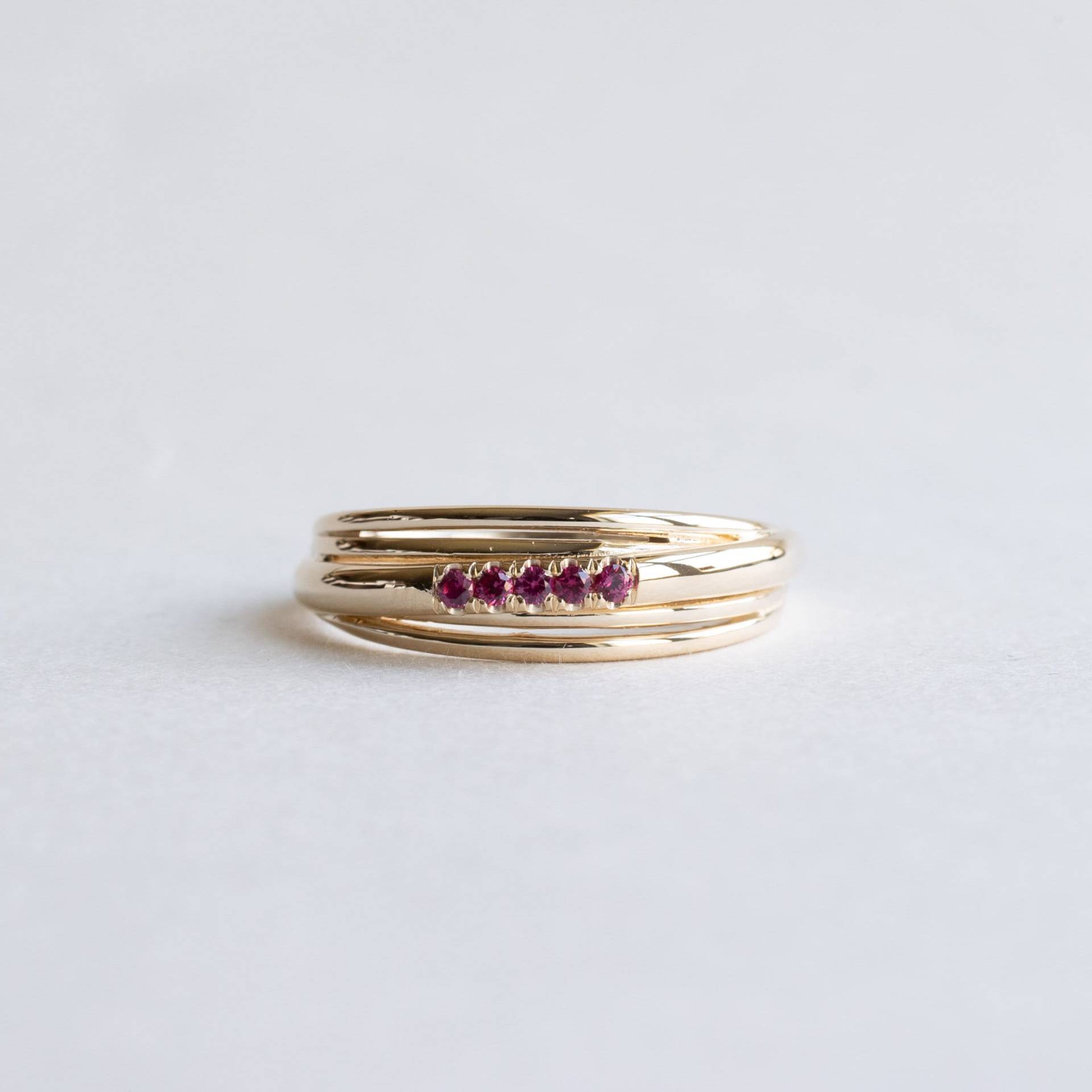 14K Rubin Ring, Birthstone Statement Ring Mit Fünf Steinen von roseandchoc