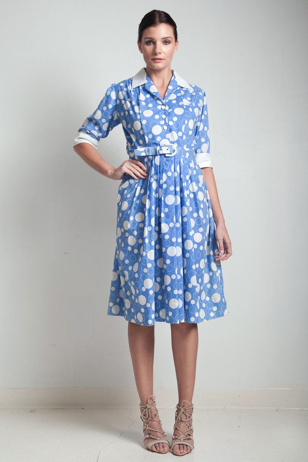 70Er Jahre Jahrgang Shirtwaist Kleid Blau Weiße Blase Druck Baumwolle Mit Kurze Ärmeln Medium M Gürtel von shoprabbithole