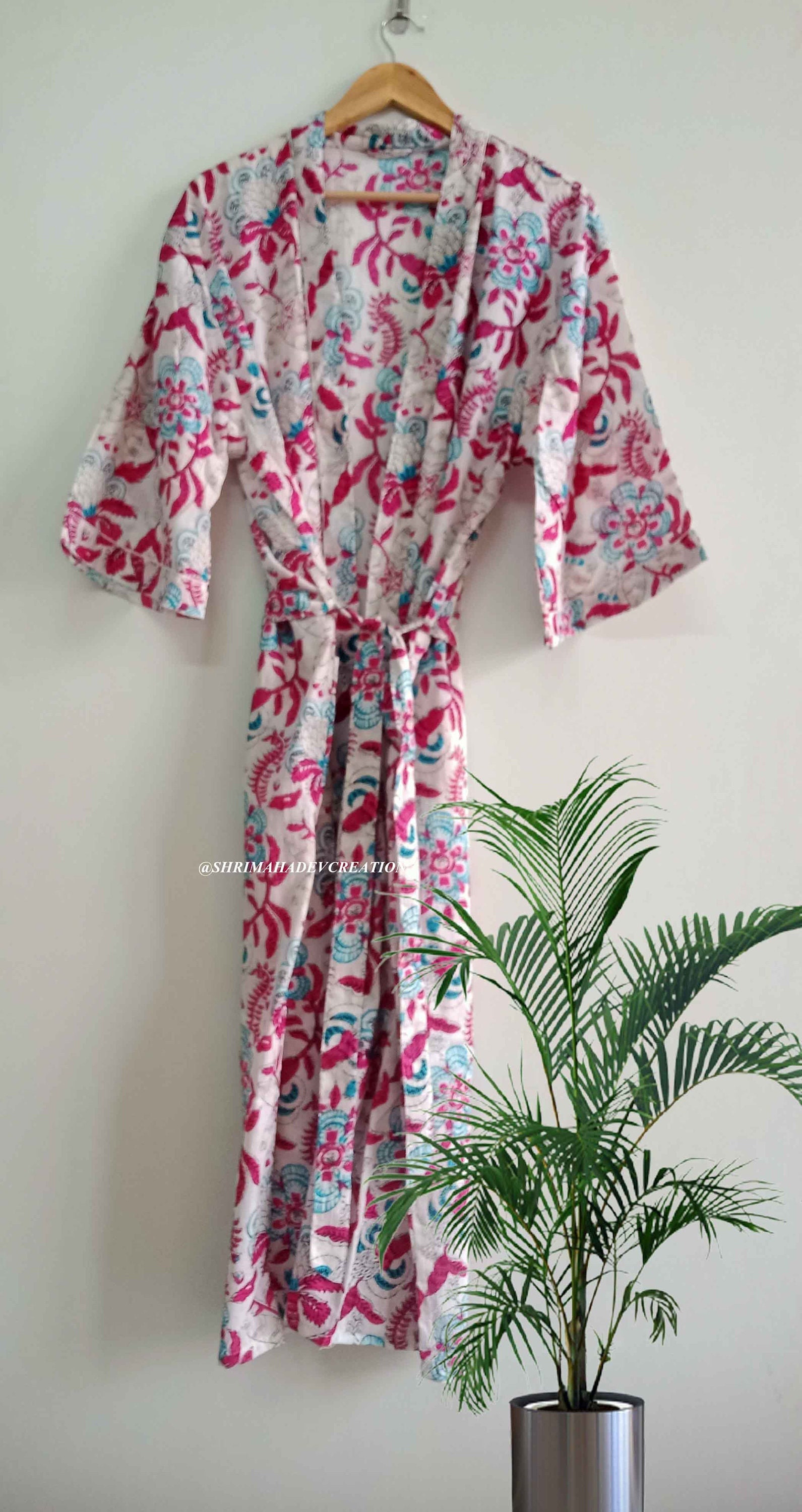 Handgemachter Blumendruck Kimono, Badetuch, Strand Tragen Robe, Frau Hausmantel, Brautjungfer Geschenk, Valentinstag Geschenk von shrimahadevcreation