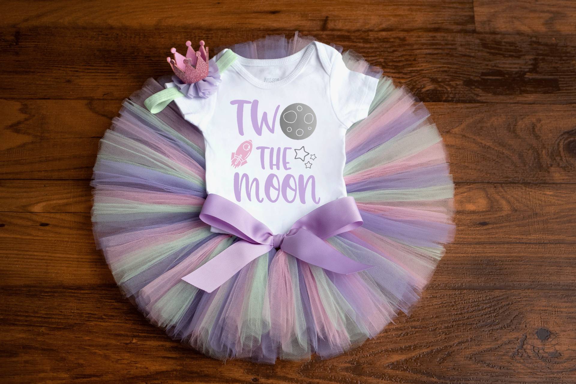 Two The Moon Second Birthday Outfit Girl "Elizabeth' Pastell Two Space 2 Geburtstag Year Outer Tutu Set von thePhotoPunks