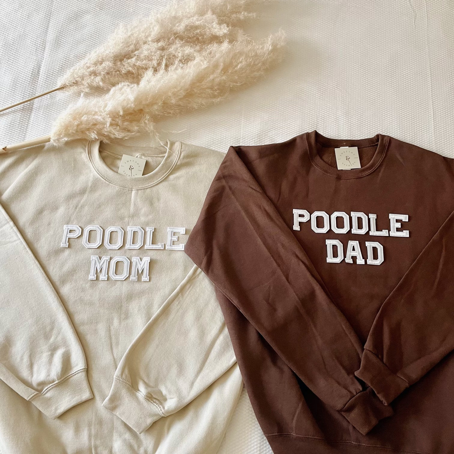 Pudel Mama Sweatshirt | Dad Hunde Papa Geschenk von threadsandneedlesCHI