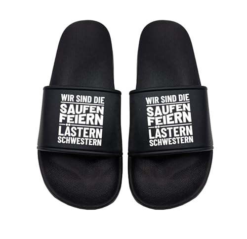 tshirtladen Wir sind die saufen feiern lästern Schwestern Badelatsche Sandalen perfekt für den Strand und im Urlaub und Muttertag, Größe: 45 EU von tshirtladen