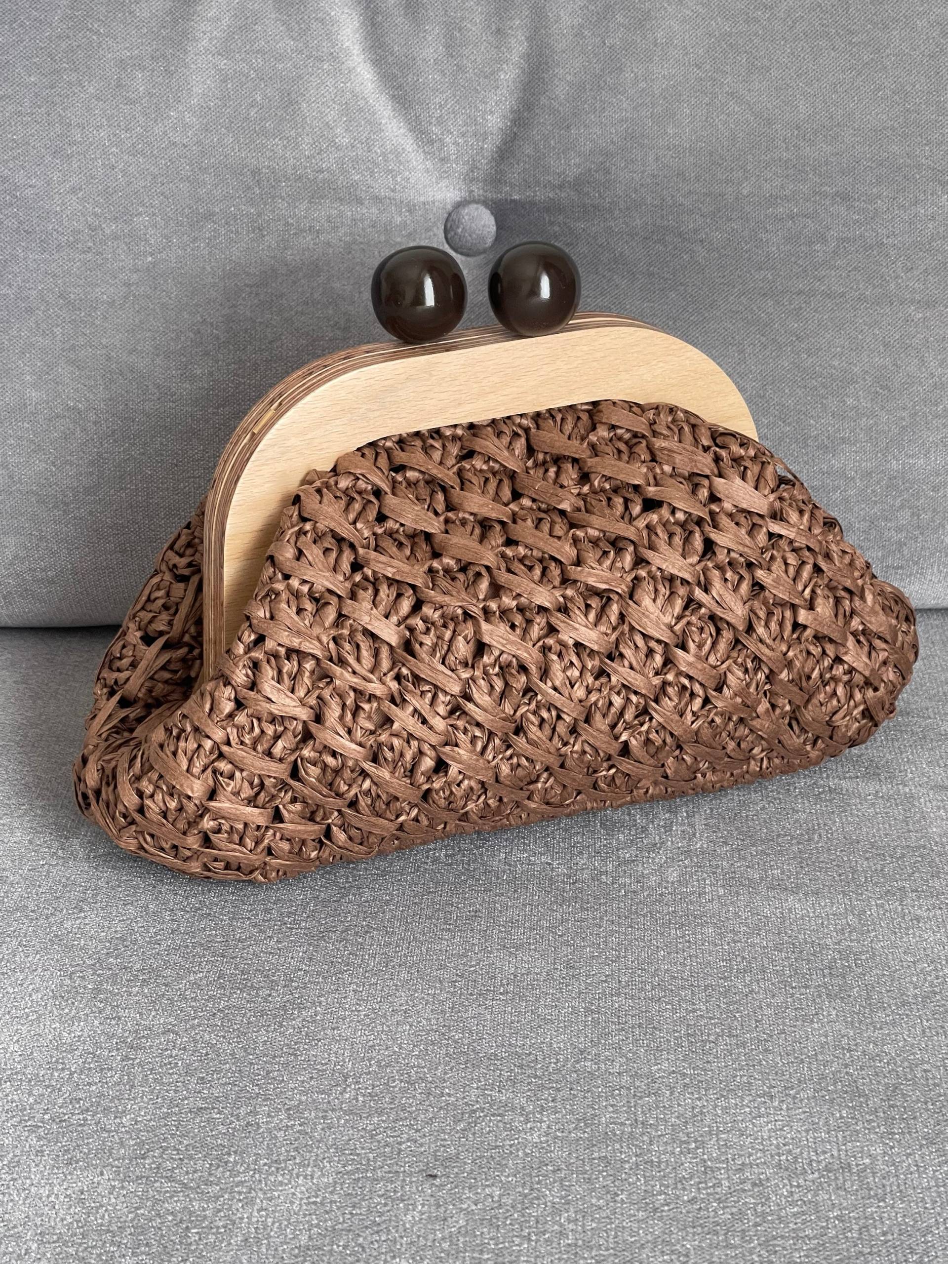 Raffia Tasche, Gehäkelte Clutch, Papiergarn Handtaschen, Handgemachte Stroh Umhängetasche, Tasche Mit Holz Stipendium, Für Frauen, Tante Geschenk von uniquedesignbyipek