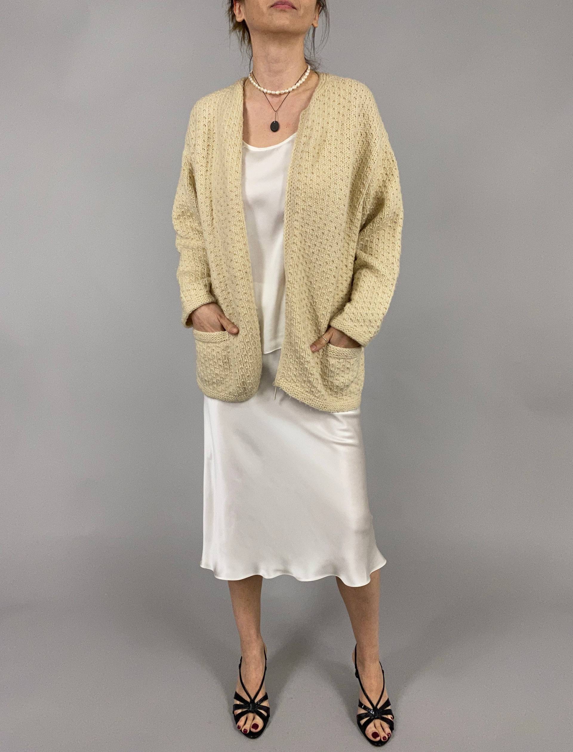 Hand Gestrickte Strickjacke Für Frauen Größe L | Creme Weiße Wolle Mit Taschen von whiteaporter