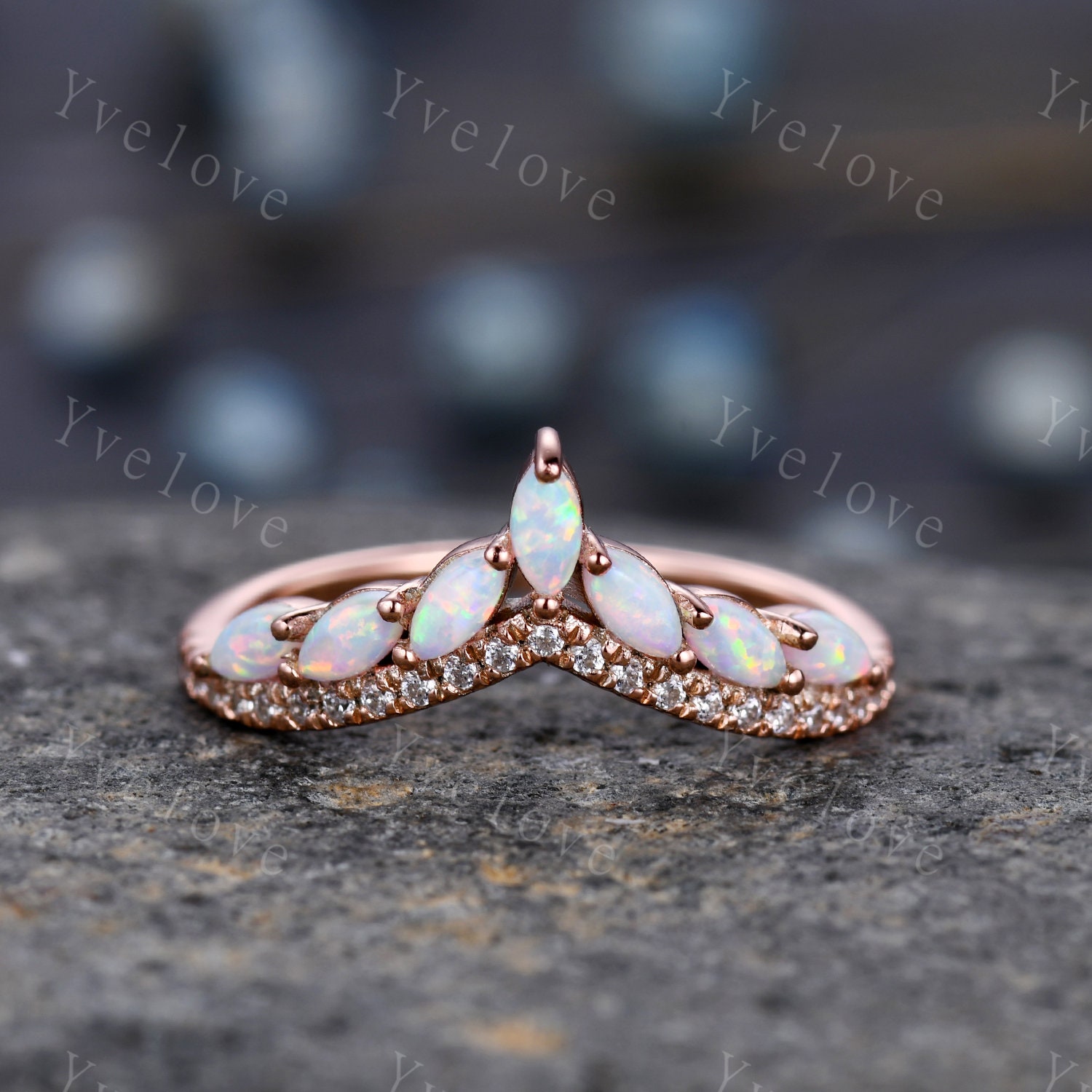 Multi-Edelstein Ring, Weißer Feuer Opal Ringe Für Frauen, 14K Rose Gold Verlobungsring, Ehering, Versprechen Statement Ring von yvelove